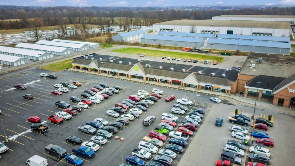 More Photos Of 640-680 E Main St, Hebron Storefront Retail Office For Sale