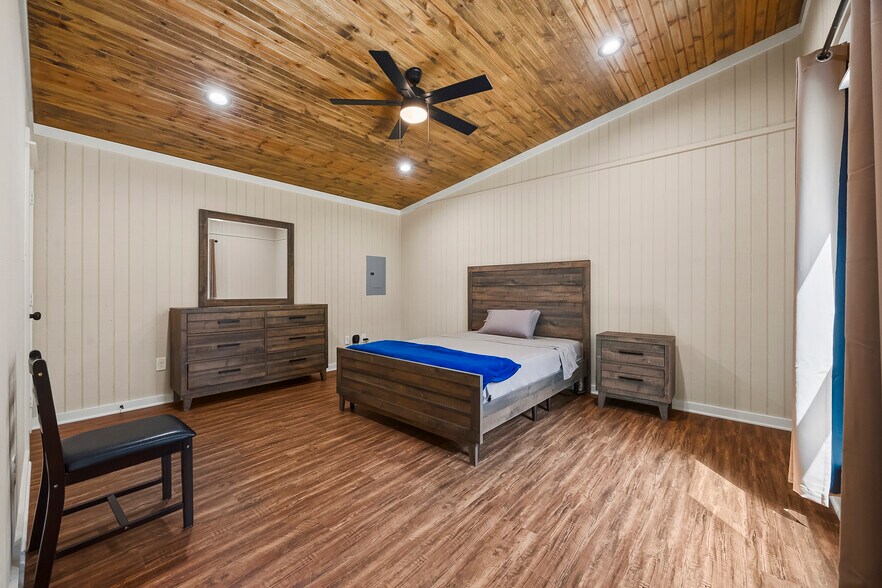 More Photos Of 397 VZ County Road 3611, Edgewood Sports And Entertainment For Sale