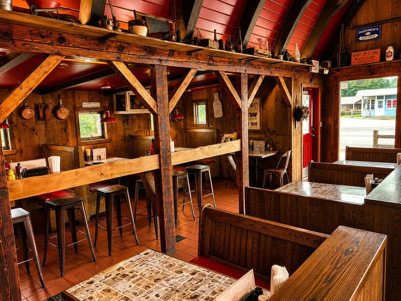 More Photos Of 160 Pulaski Blvd, Bellingham Restaurant For Sale