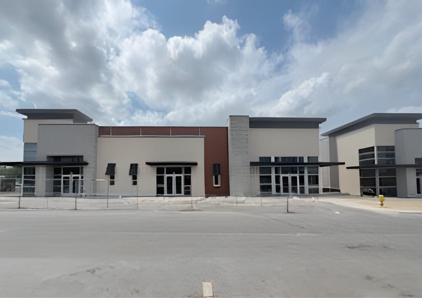 More Photos Of 2508 – 2516 Jacks Rd, Davenport Storefront Retail Office For Lease