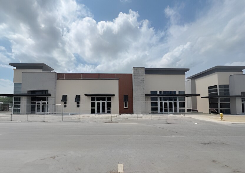 More Photos Of 2508 – 2516 Jacks Rd, Davenport Storefront Retail Office For Lease