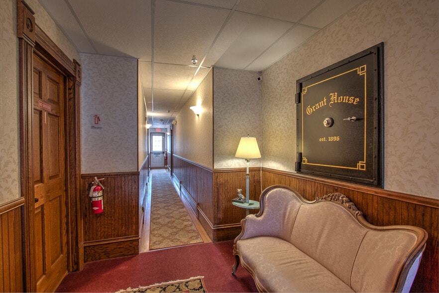 More Photos Of 80 4th St W, Rush City Hotel For Sale