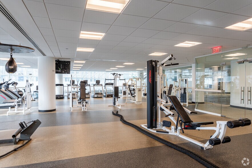 More Photos Of 100 Summit Lake Dr, Valhalla Office For Lease