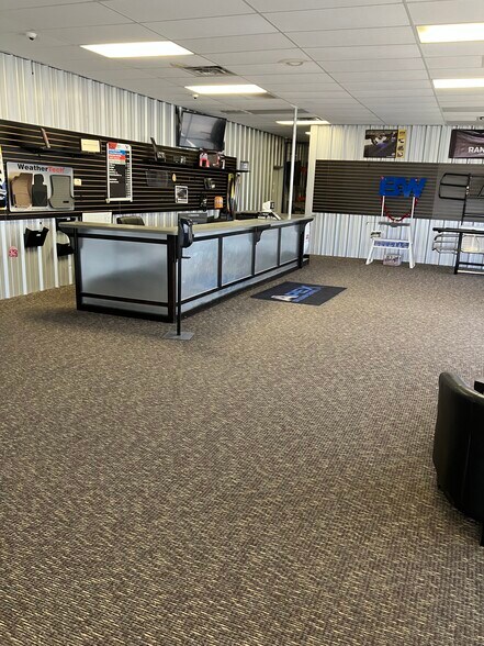 More Photos Of 2601 Olton Rd, Plainview Auto Repair For Sale