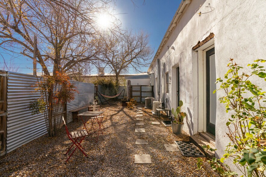 More Photos Of 200 E San Antonio St, Marfa Storefront Retail Residential For Sale