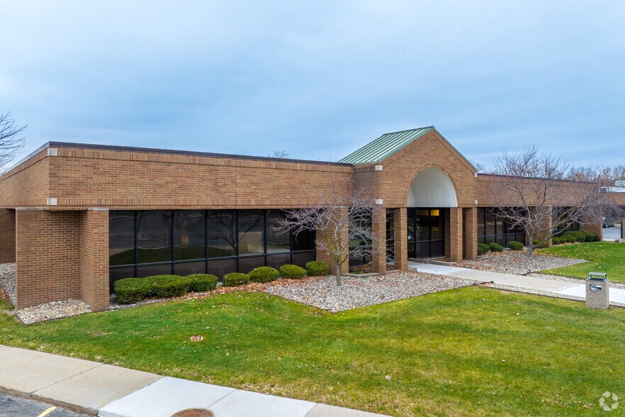 More Photos Of 14555 Rotunda Dr, Dearborn Office For Sale