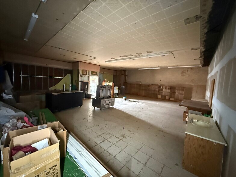 More Photos Of 1406 34th st, Waco General Retail For Lease