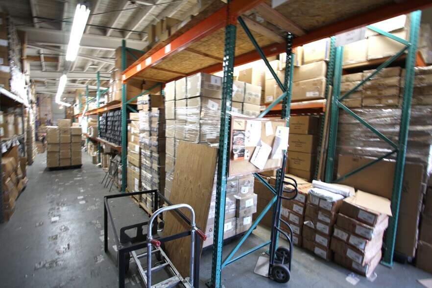 More Photos Of 1722 Santee St, Los Angeles Warehouse For Lease