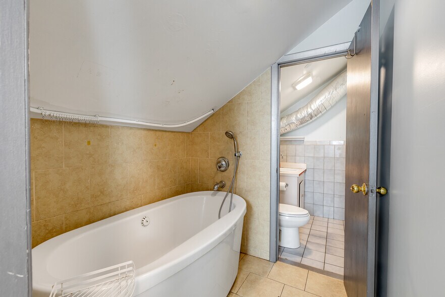 More Photos Of 402 appelrouth Ln, Key West Office Residential For Sale