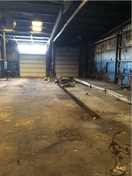 More Photos Of 10080 US-12, New Buffalo Warehouse For Lease