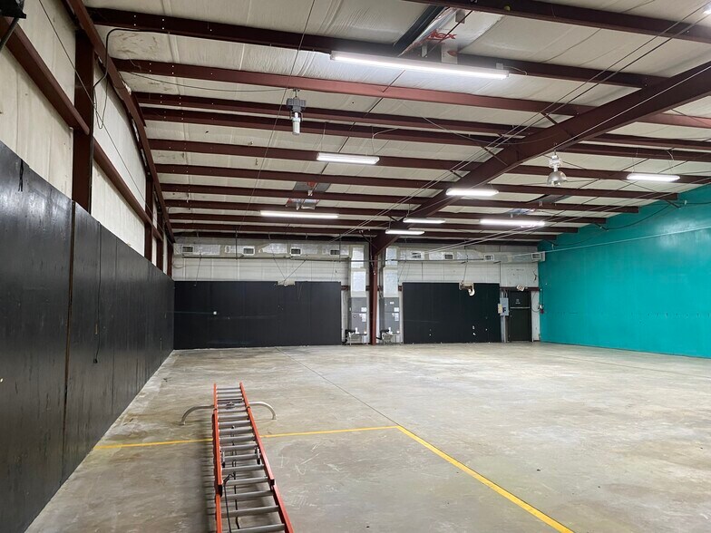 More Photos Of 735 Industry Rd, Longwood Warehouse For Lease