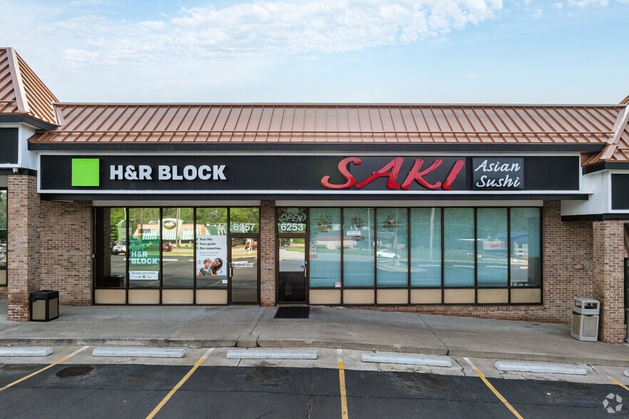 More Photos Of 6289 N Oak Tfwy, Gladstone Unknown For Lease