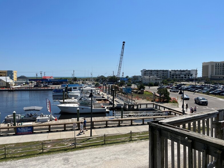 More Photos Of 300 N Lake Park Blvd, Carolina Beach Restaurant For Lease