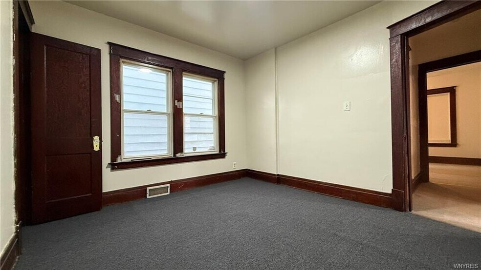 More Photos Of 1890 Linwood Ave, Niagara Falls Apartments For Sale