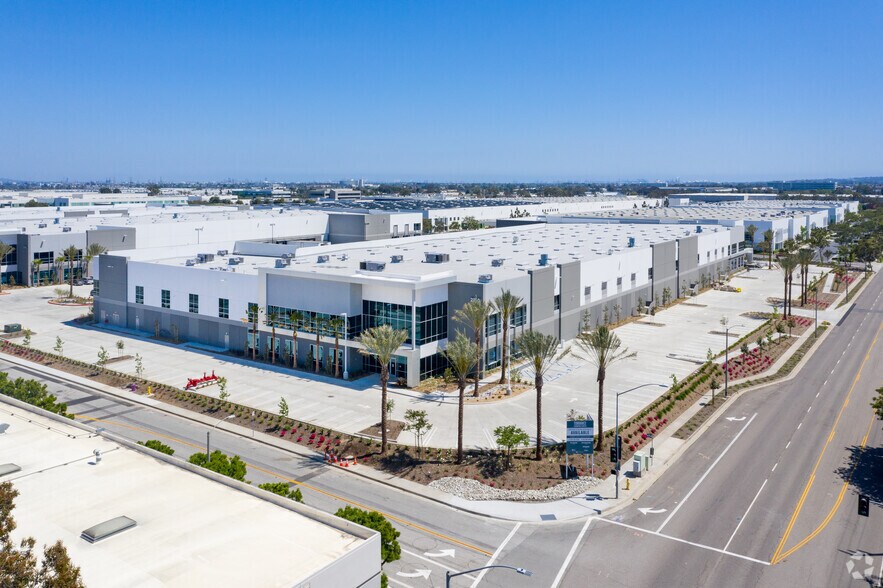 More Photos Of 19600-19688 Van Ness Ave, Torrance Warehouse For Lease