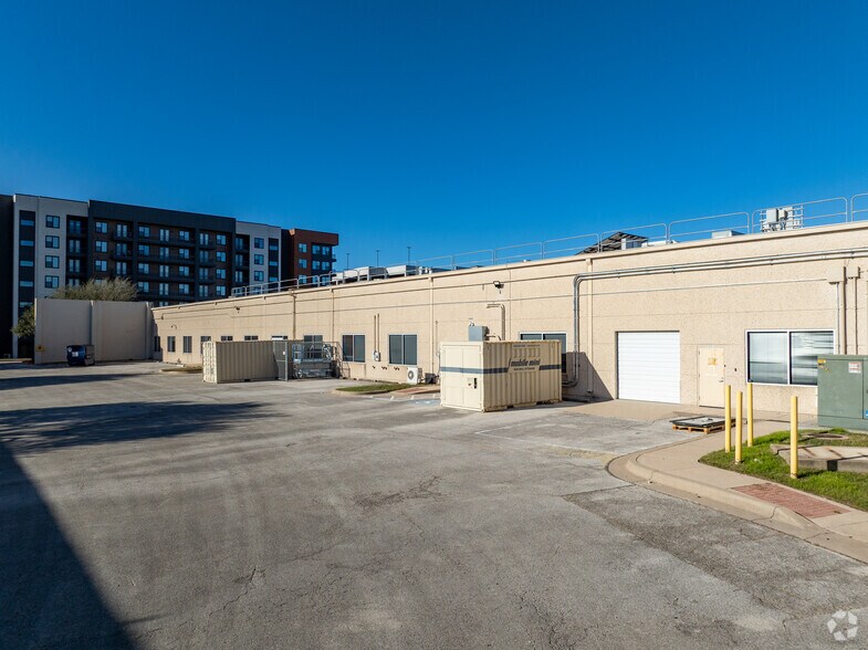 More Photos Of 9229 Waterford Centre Blvd, Austin Office For Lease