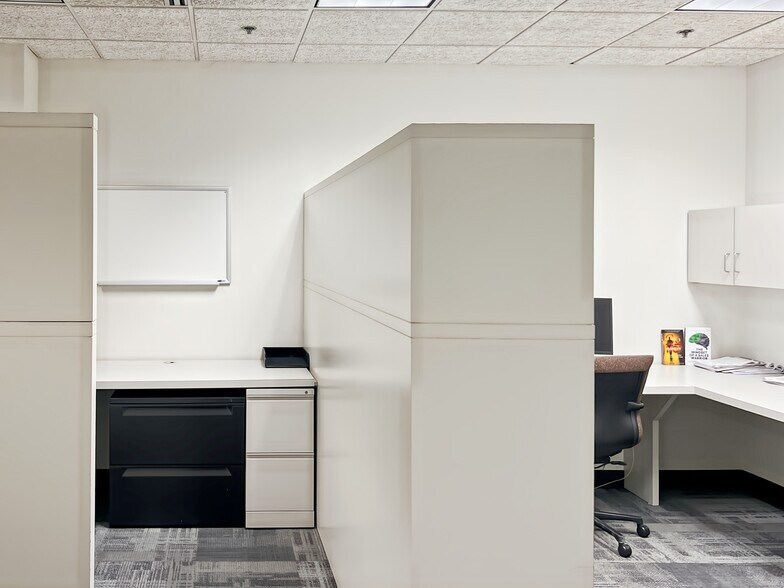 More Photos Of 5 Revere Dr, Northbrook Coworking Space