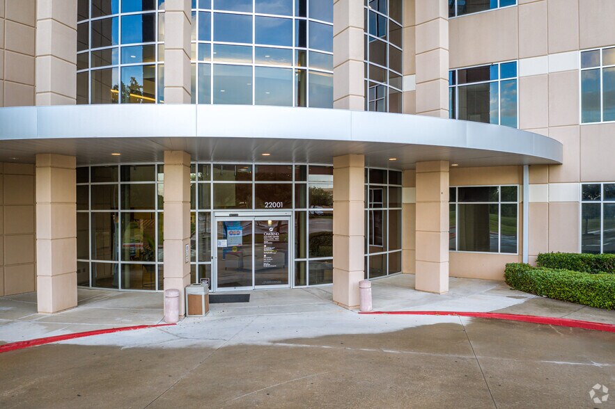 More Photos Of 22001 Southwest Freeway, Richmond Medical For Lease