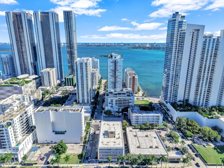 More Photos Of 2125 Biscayne Blvd, Miami Office Residential For Lease