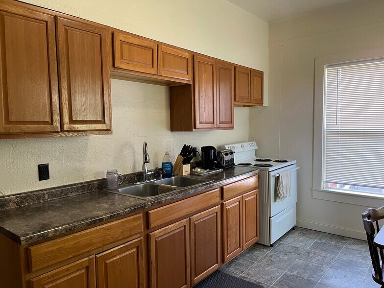 More Photos Of 1040 7th Ave, Baldwin Apartments For Sale