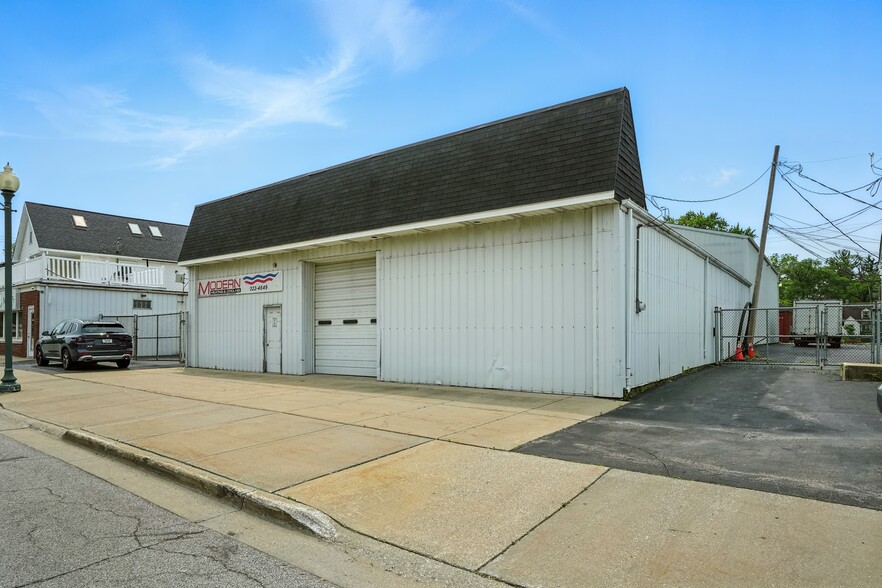 More Photos Of 137 E Joliet St, Schererville Office For Sale