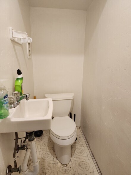 More Photos Of 339 Main St, Placerville Storefront For Sale