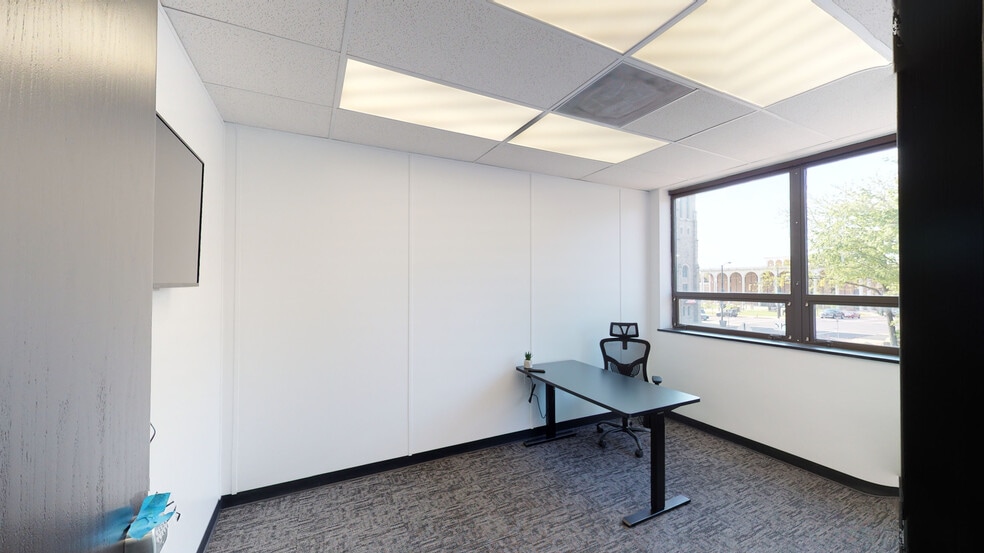 More Photos Of 35 N Park St, Mansfield Office For Sale