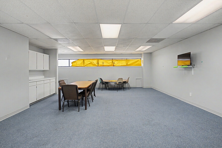 More Photos Of 2111 Skyline Dr, Mesquite Religious Facility For Sale
