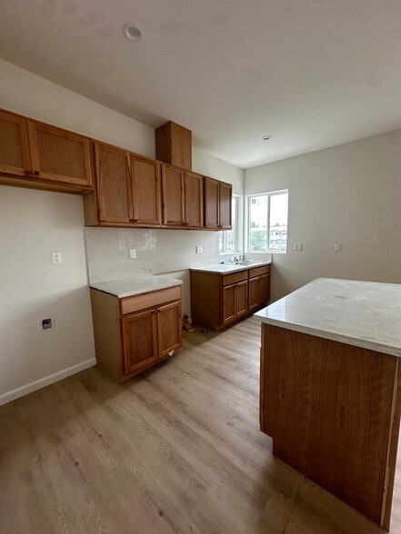 More Photos Of 315 N Alvarado St, Los Angeles Specialty For Sale