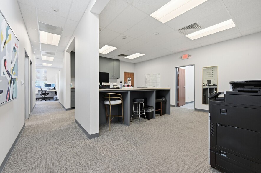 More Photos Of 333 E Highway 290, Dripping Springs Office For Lease