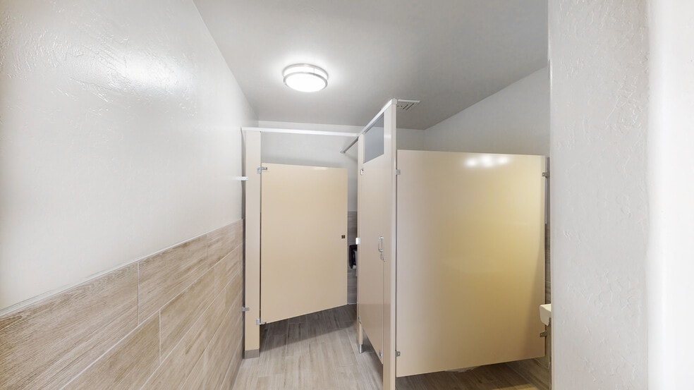 More Photos Of 955 W Chandler Blvd, Chandler Medical For Lease