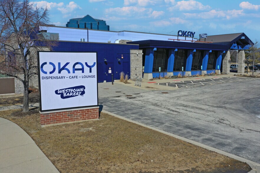 More Photos Of 781 N Milwaukee Ave, Wheeling Restaurant For Lease