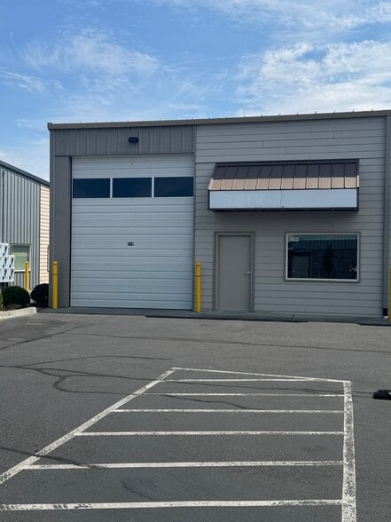 More Photos Of 6159 W Deschutes Ave, Kennewick Light Distribution For Lease