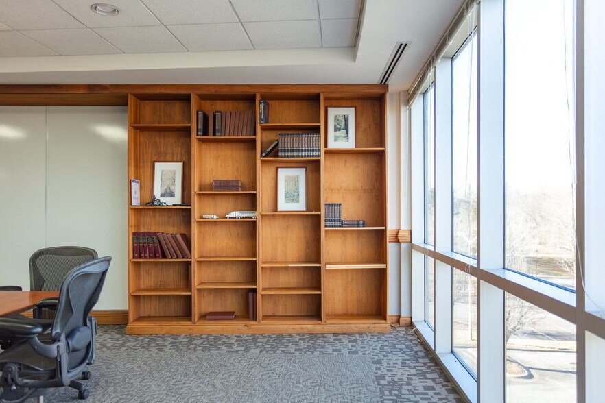 More Photos Of 940 Golf House Rd W, Whitsett Office For Lease