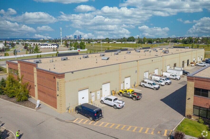 More Photos Of 3750 46th Ave SE, Calgary Warehouse For Sale