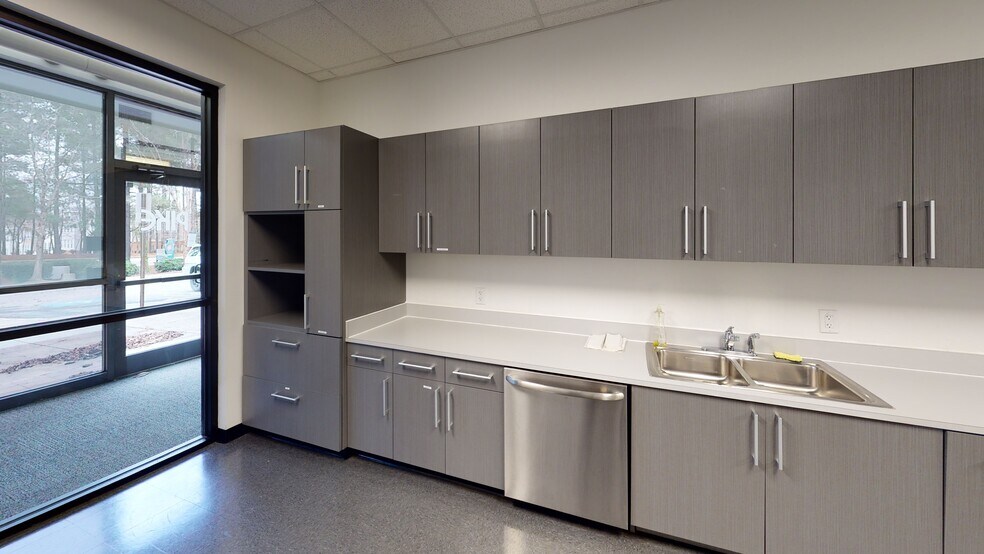 More Photos Of 7001 Pinecrest Rd, Raleigh Office For Lease
