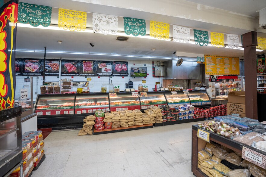 More Photos Of 13240-13248 Woodruff Ave, Downey Supermarket For Sale