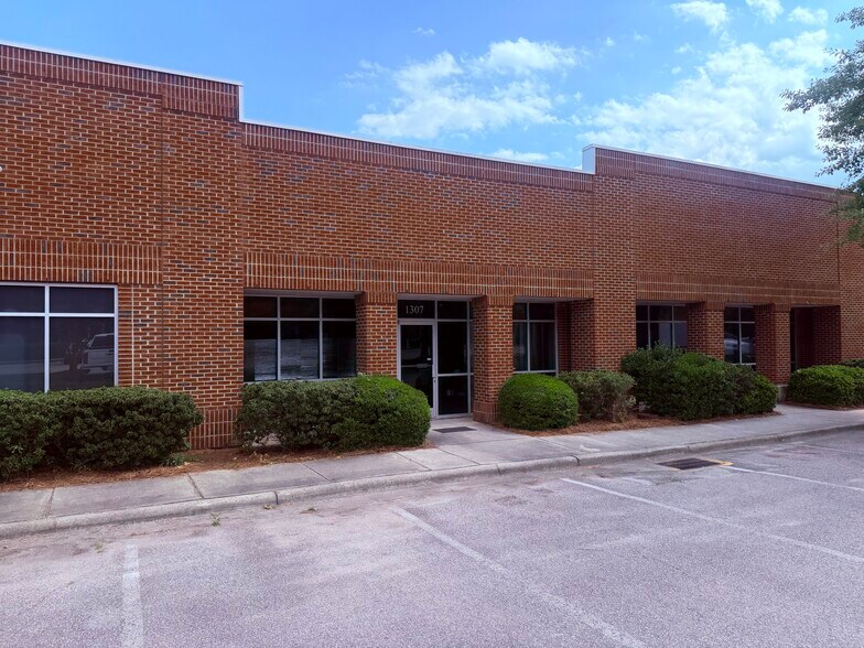 More Photos Of 1301-1317 Copeland Oak Dr, Morrisville Warehouse For Sale