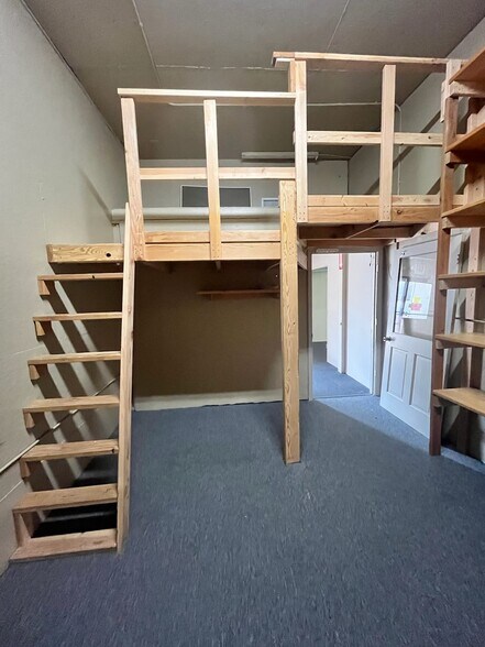 More Photos Of 8036 Falls Ave SE, Snoqualmie General Retail For Lease