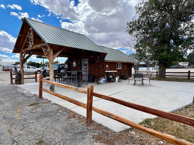 More Photos Of 501 S 6th St, Thermopolis Hotel For Sale