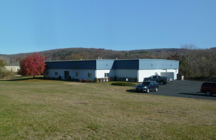 More Photos Of 193 Pickett District Rd, New Milford Manufacturing For Lease
