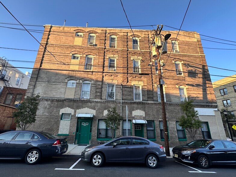 More Photos Of 1701 New York Ave, Union City Apartments For Sale