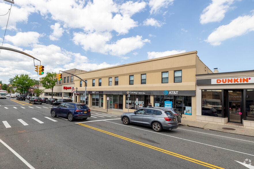 Primary Photo Of 376-390 Plandome Rd, Manhasset General Retail For Sale