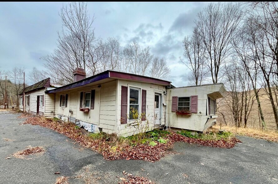 More Photos Of 830 County Route 49, Argyle General Retail For Sale