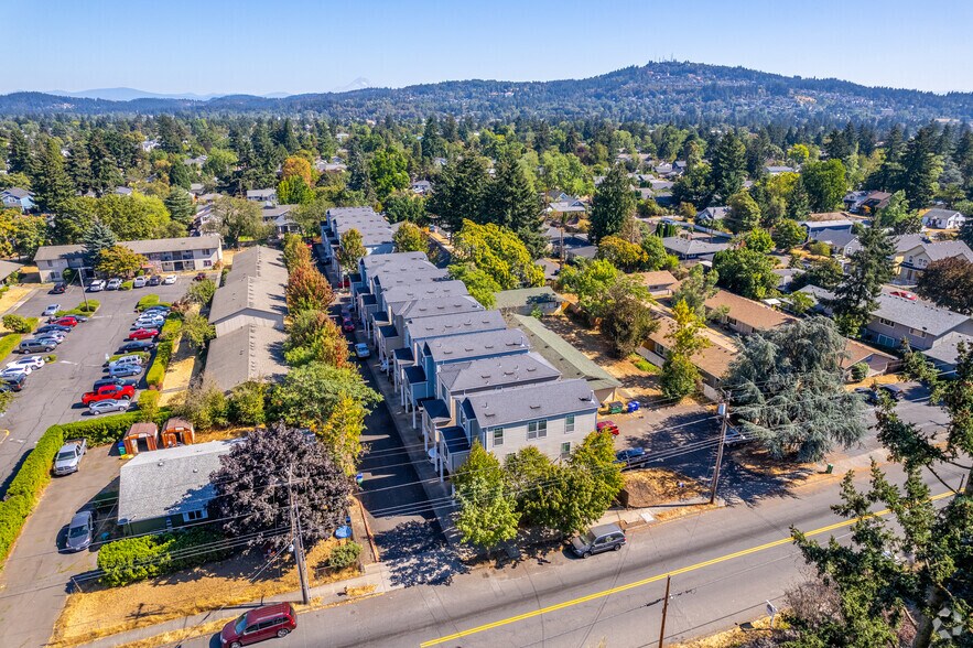 More Photos Of 6812 SE 72nd Ave, Portland Apartments For Sale
