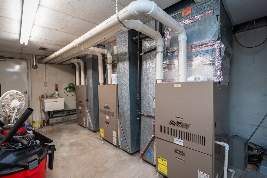 More Photos Of 733 Country Club Dr, Xenia Religious Facility For Sale