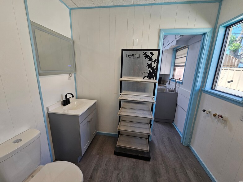 More Photos Of 406 W Church St, Carlsbad Freestanding For Lease