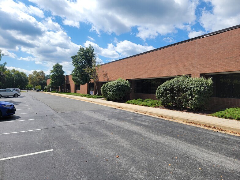 More Photos Of 7610-7616 Standish Pl, Rockville Unknown For Lease