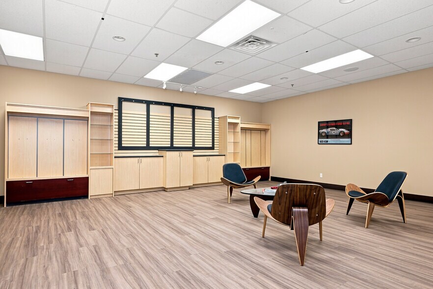 More Photos Of 2701 Crimson Canyon Dr, Las Vegas Light Manufacturing For Sale