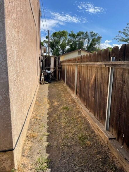 More Photos Of 218 W K St, Los Banos Apartments For Sale